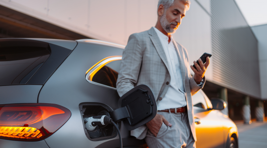 Was kostet E-Auto-Leasing? Kosten, Vorteile und Experten-Tipps im Überblick