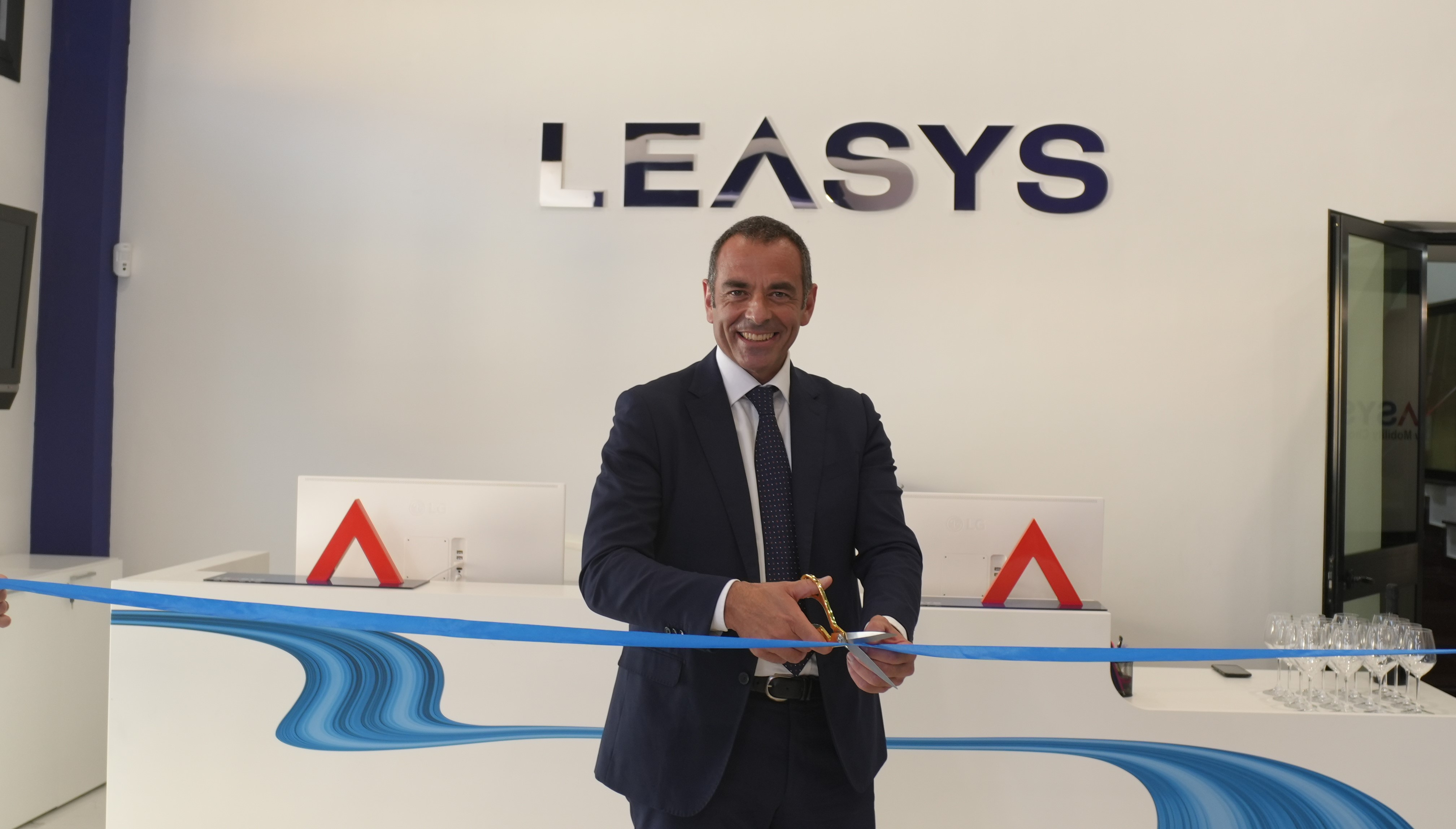 Leasys inaugura il suo primo flagship store: nasce Leasys One