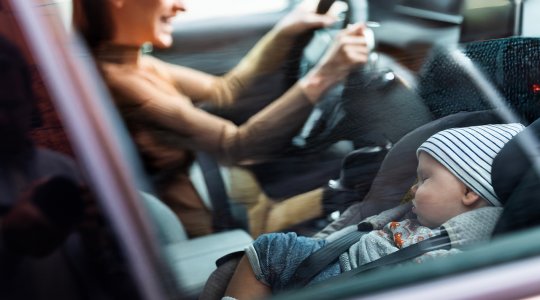 Bambini in auto: regole e consigli per il trasporto 